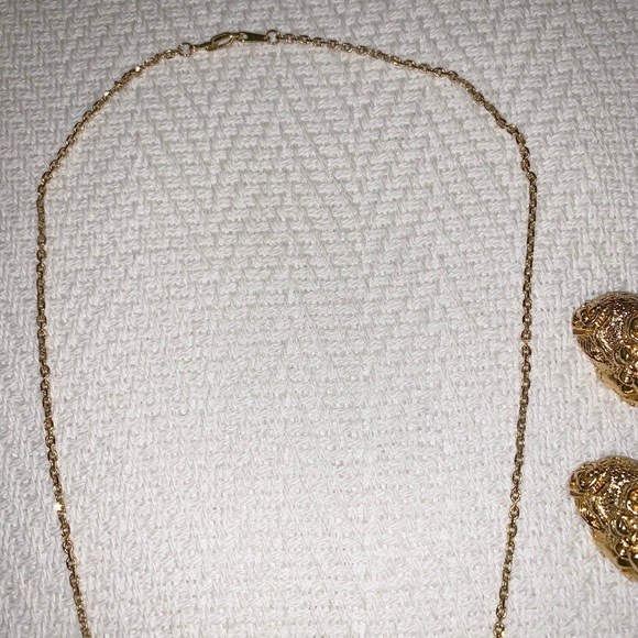 Faux gold heart charm necklace and earrings - Picture 4 of 6